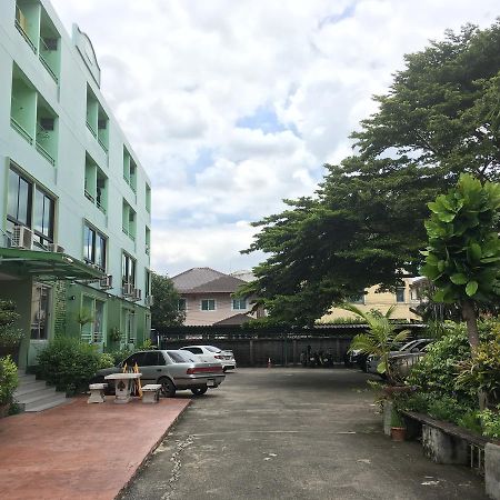 Chanmuan Resident Bangkok Bagian luar foto